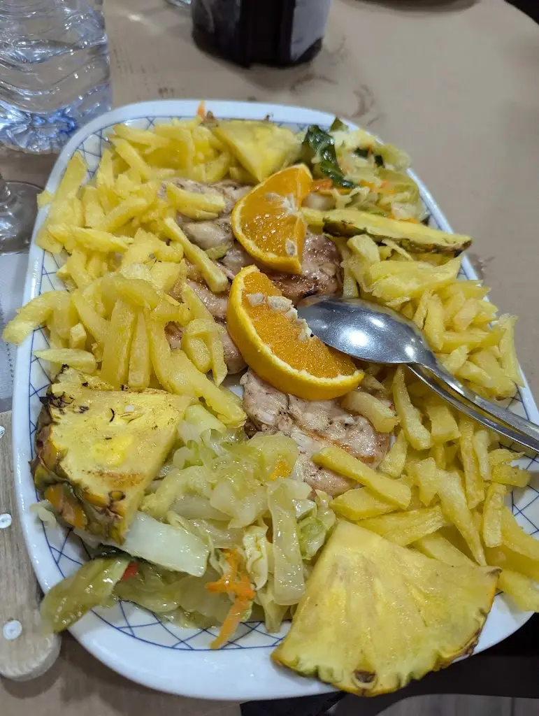 Aviva Caller_Restaurant House of Chickens of Baltar_Baltar_review