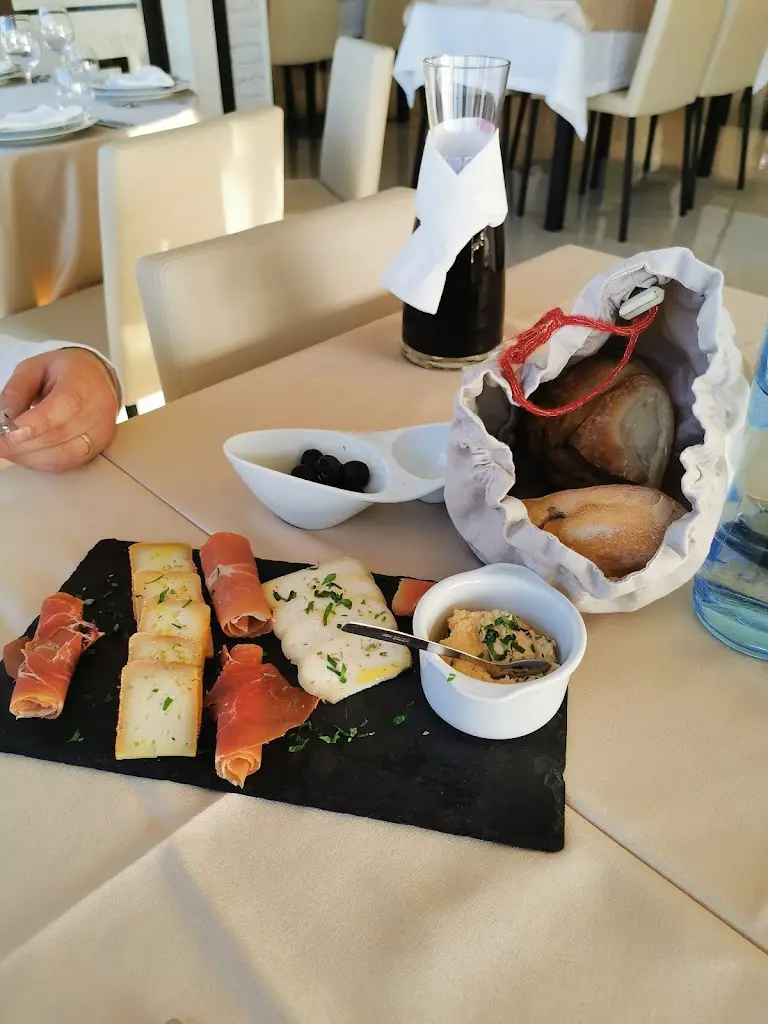 Andrea Rodriguez_Restaurante Dom Dinis_Milheirós de Poiares_recensione