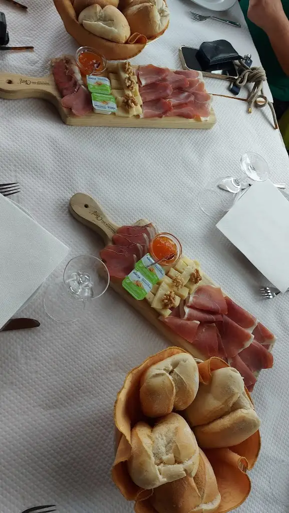 Roberto Rocha_Encosta do Moinho_Castelões de Cepeda_review