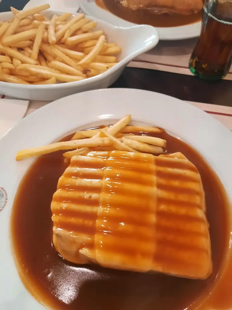 Menu_Invictus Café - Francesinhas_Castelões de Cepeda_immagine_8