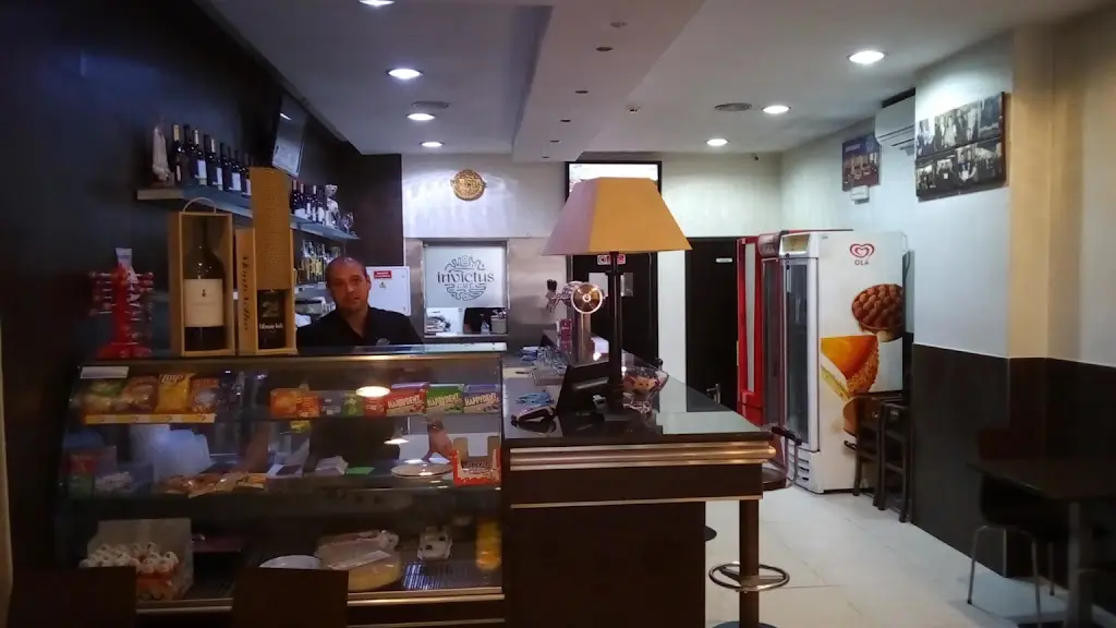 Carlos Pinto Santana_Invictus Café - Francesinhas_Castelões de Cepeda_recensione