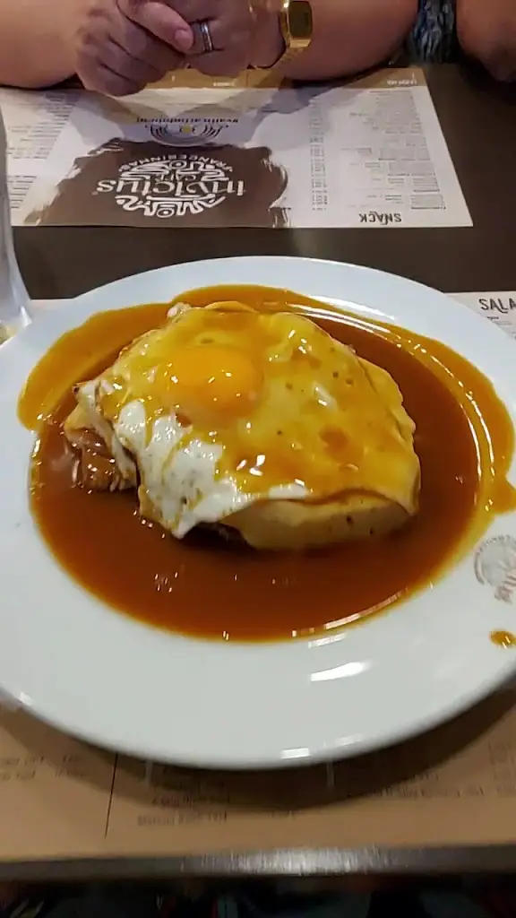 Invictus Café - Francesinhas_Castelões de Cepeda_slider_image_2