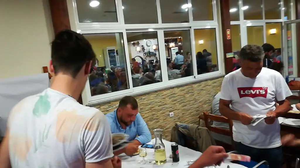 O Tal Famoso_Baião_slider_image_2