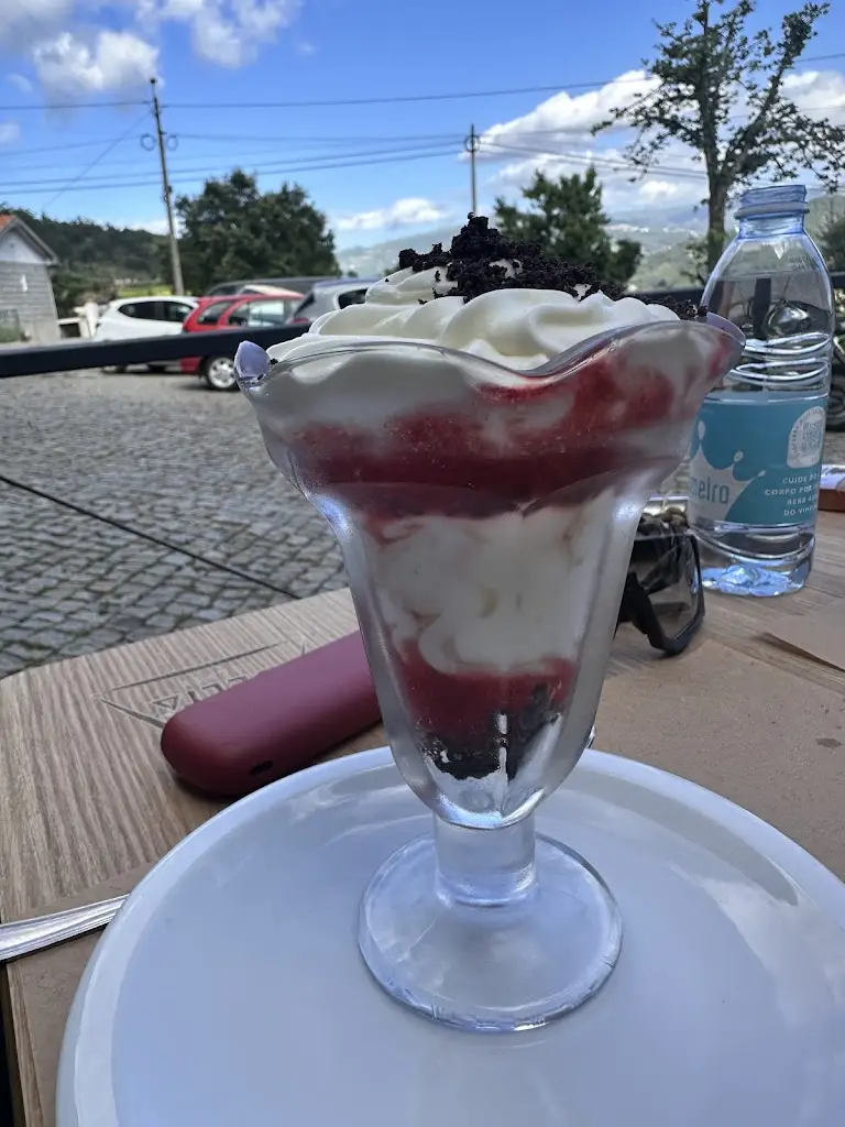 O Tal Famoso_Baião_slider_image_3