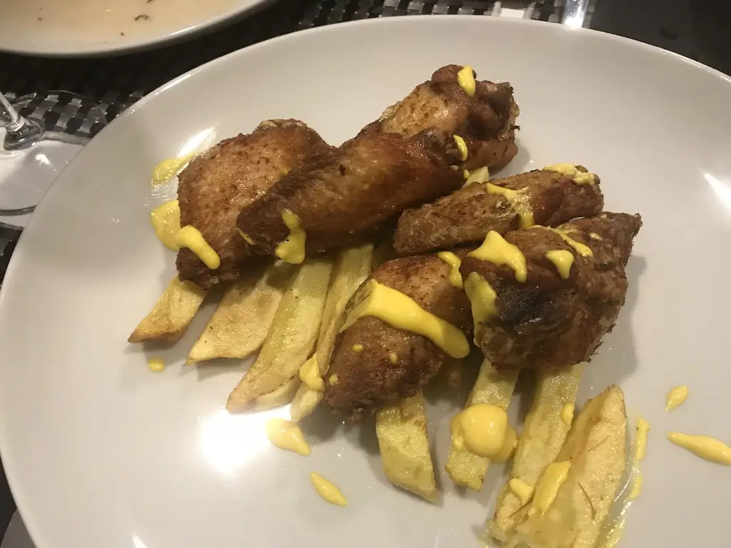 Luís Santos_Porto Cantinho dos Leitões_Fânzeres_recensione