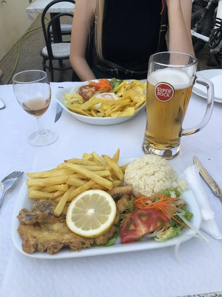 Radovan Ondruš_Está nas Brasas_Leça do Bailio_review