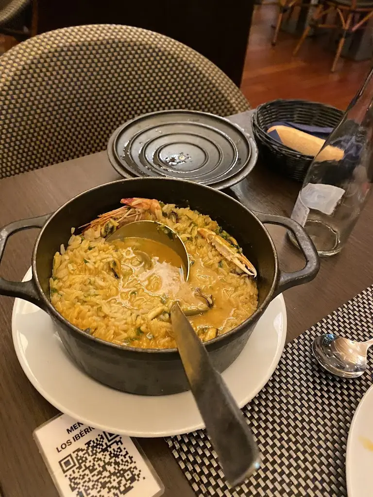 Yariela_Los Ibéricos_Leça da Palmeira_recensione