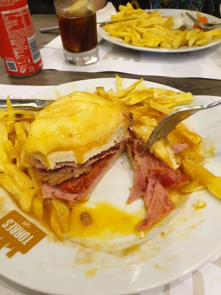 Tero Tähtinen_Café Torres_Ermesinde_recensione