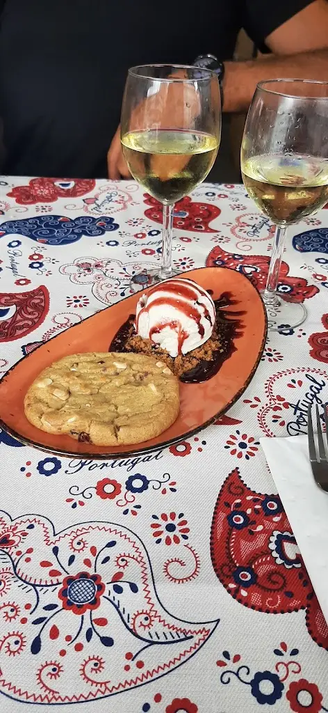 Idalina Maria Oliveira_Tipicamente Restaurante&Petisqueira_Ermesinde_recensione