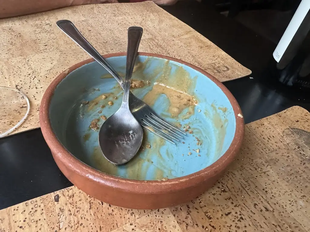 Victor Silveira_A botica de baco_Milheirós de Poiares_review