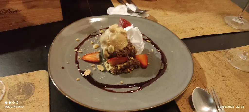 Manuel Soares_A botica de baco_Milheirós de Poiares_review