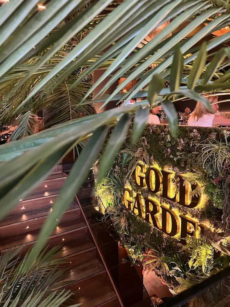 Sílvia Cristina Duarte Teixeira_Gold Garden Restaurant_Carvalhosa_review