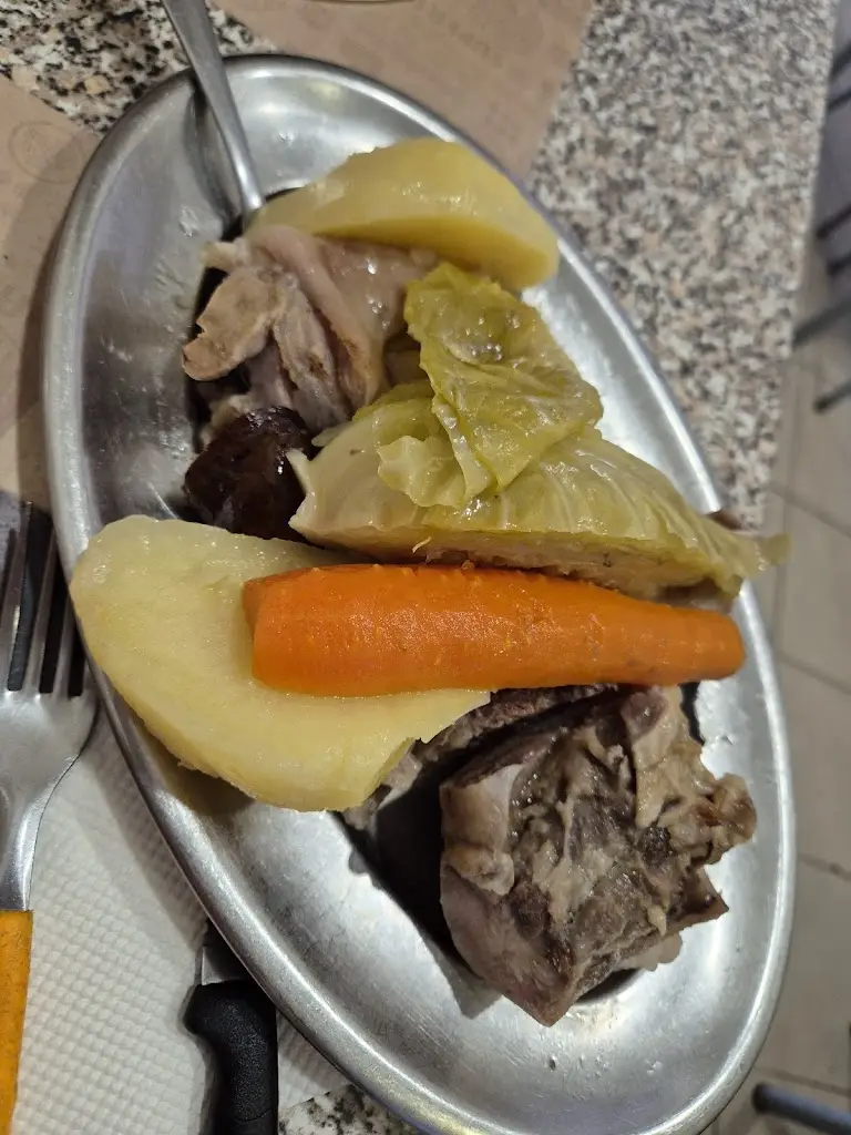 yassmine achbabou_Tasca O Telheiro_Salreu_recensione