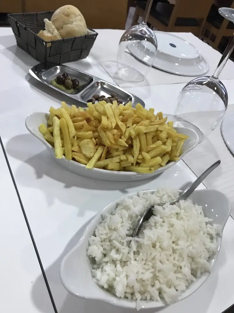 Sérgio Pinto_Churrasqueira Titu´s_Gulpilhares_avis