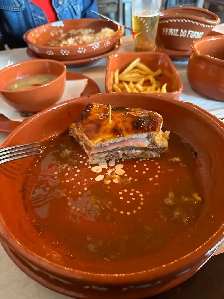 Adega do zé(francesinhas forno a lenha)_Gulpilhares_slider_image_3