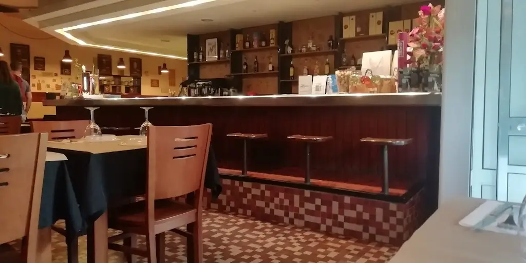 - -IER. Xxx_Os Primos (Lareu’s)_Freamunde_recensione