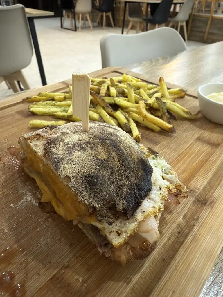 Tó restaurante petiscaria_Freamunde_slider_image_3