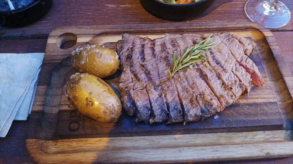 Mariano Ortiz_O Pátio_Murtosa_review