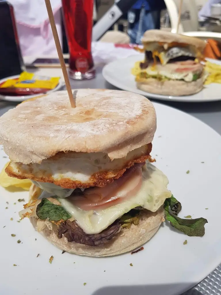 Menu_Bermelho restaurant & beach bar_Lavra_imagen_5