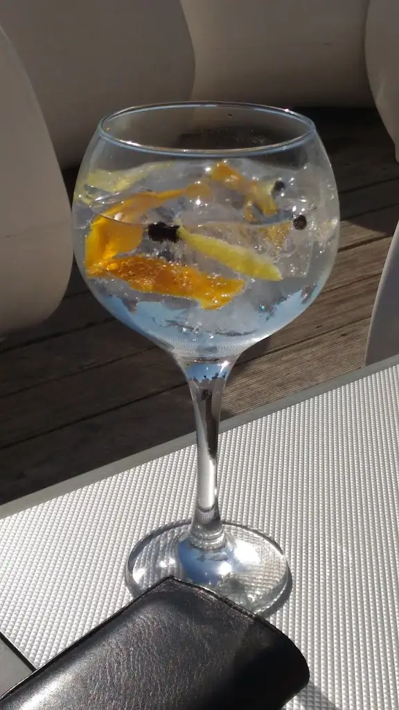 Menu_Bermelho restaurant & beach bar_Lavra_imagen_9