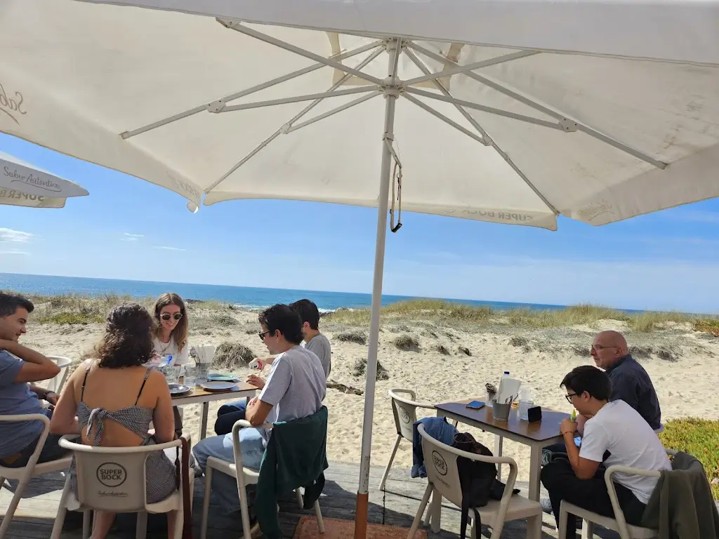 Mads Buchwald_Bermelho restaurant & beach bar_Lavra_reseña