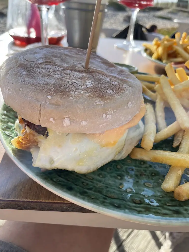 Dim N_Bermelho restaurant & beach bar_Lavra_reseña