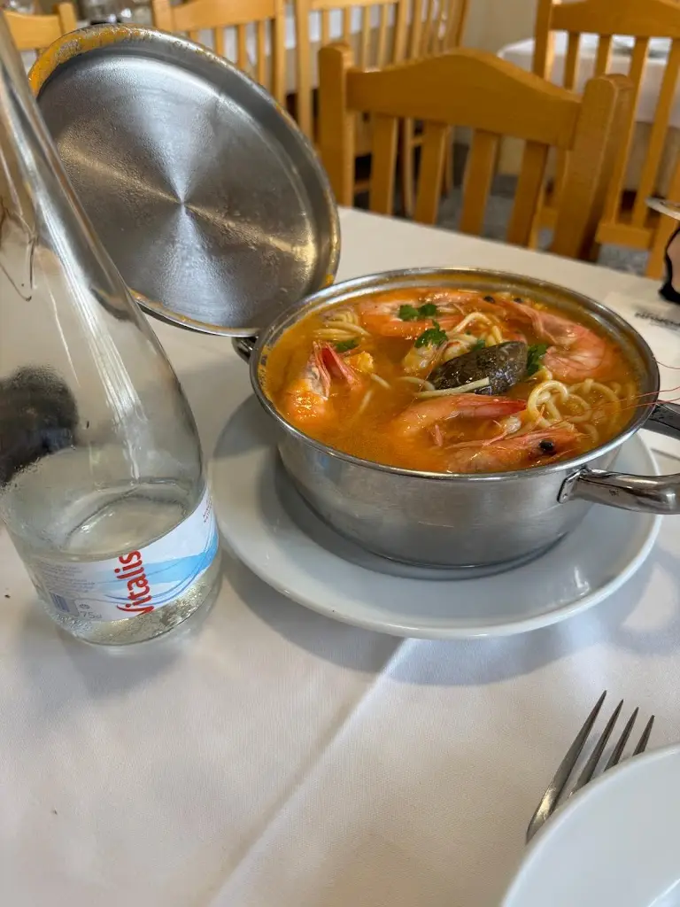 Raquel Alexandra_O Fórum_Foz do Sousa_recensione