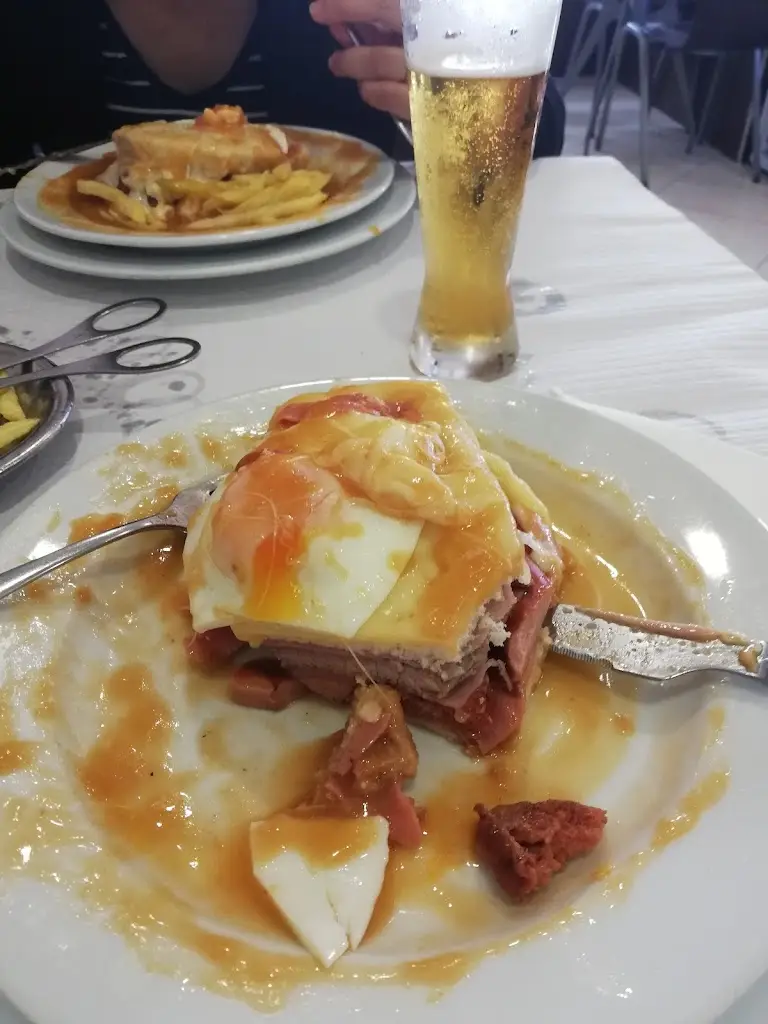 Vítor Gonçalves_Café Val Chão_Foz do Sousa_recensione