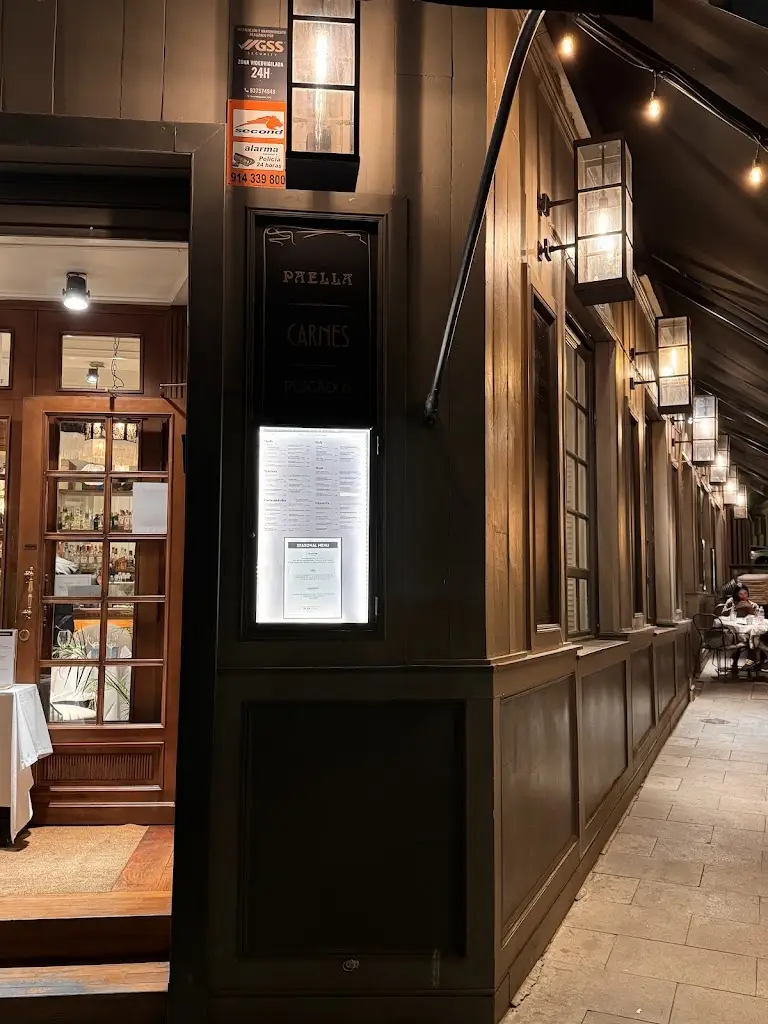 Tapas & Wine BAR_Margaride_slider_image_3