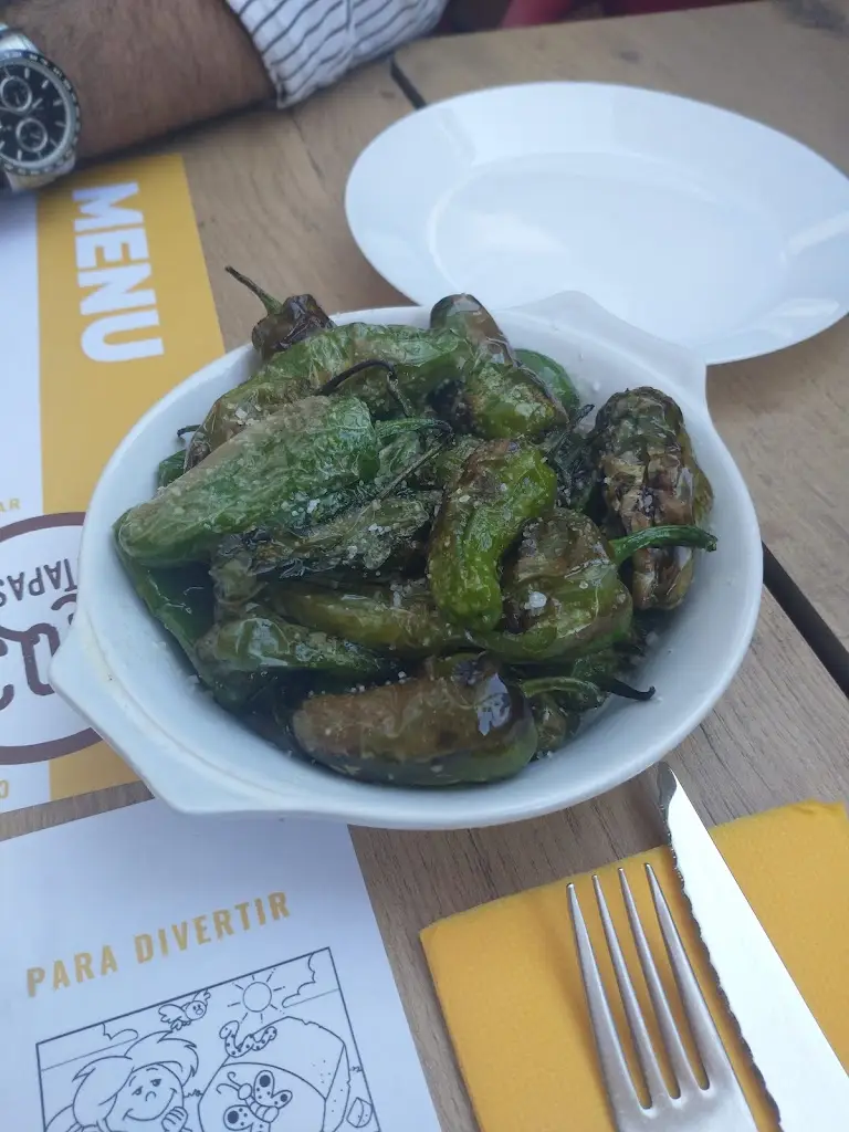 João Ferreira_Restaurante AiQ3 Tapas_Sandim_recensione