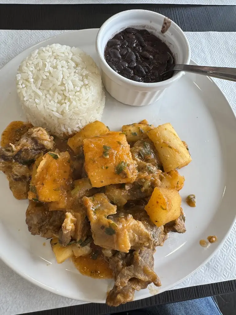 Mengqi Tang_Eu quero mais porto_Pedrouços_recensione