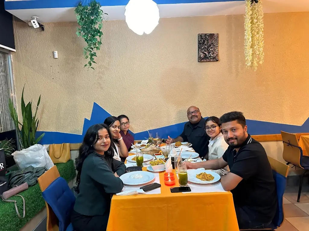 Mother India_Pedrouços_slider_image_1