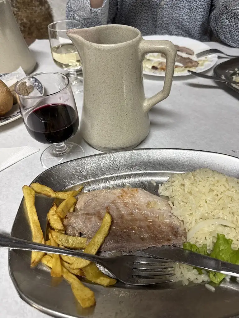 Avelino Severino_José M Campos Casais_Oliveira do Douro_review