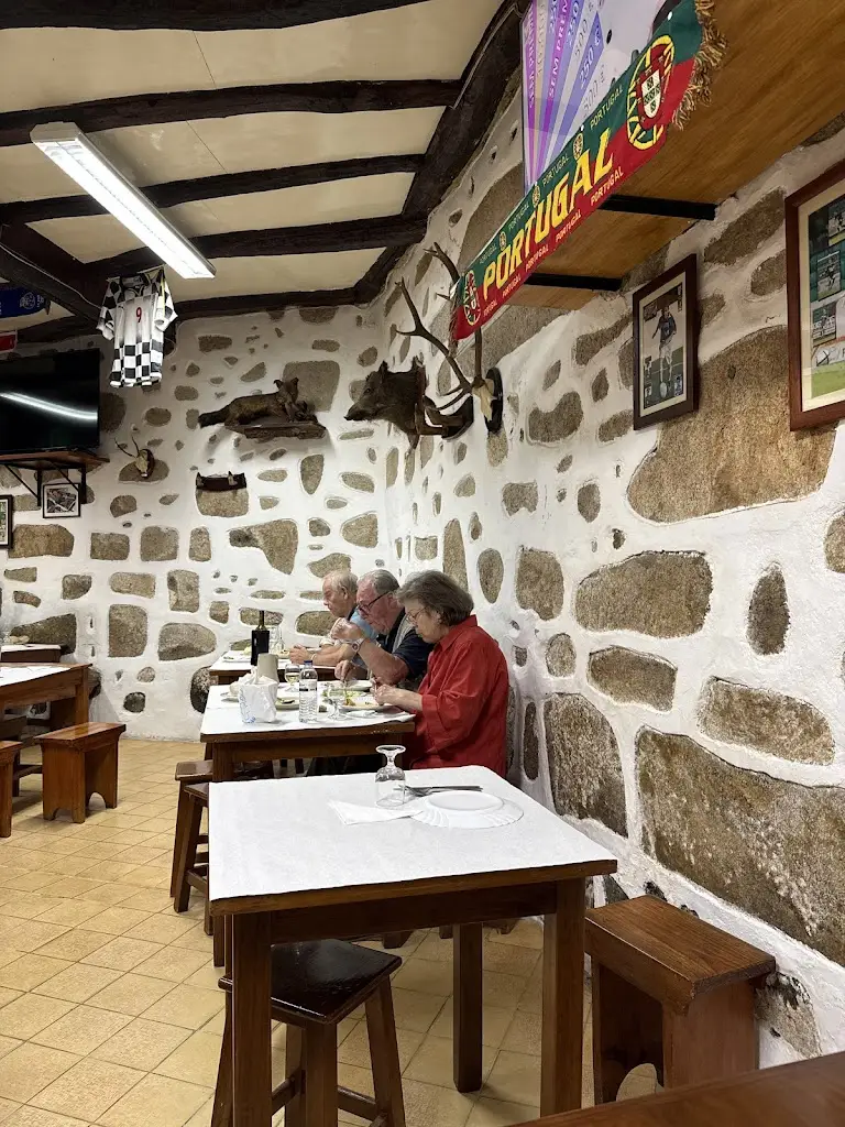 José M Campos Casais ristorante a Oliveira do Douro