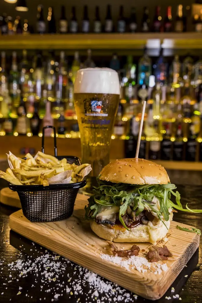 Malte Taberna_Trofa_slider_image_3