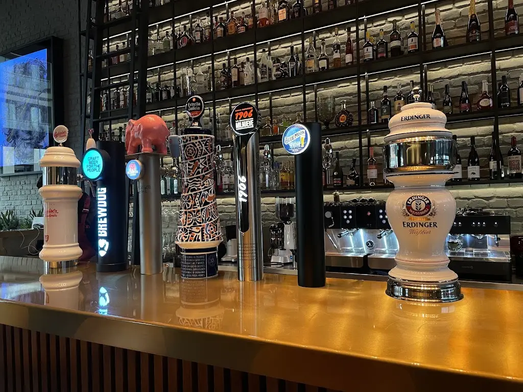 Allen Wittert_Gare Story Gastropub_Rio Tinto_review