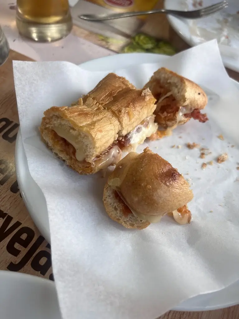 Antonieta Ponce de Leão_Café o Panda_Rio Tinto_recensione