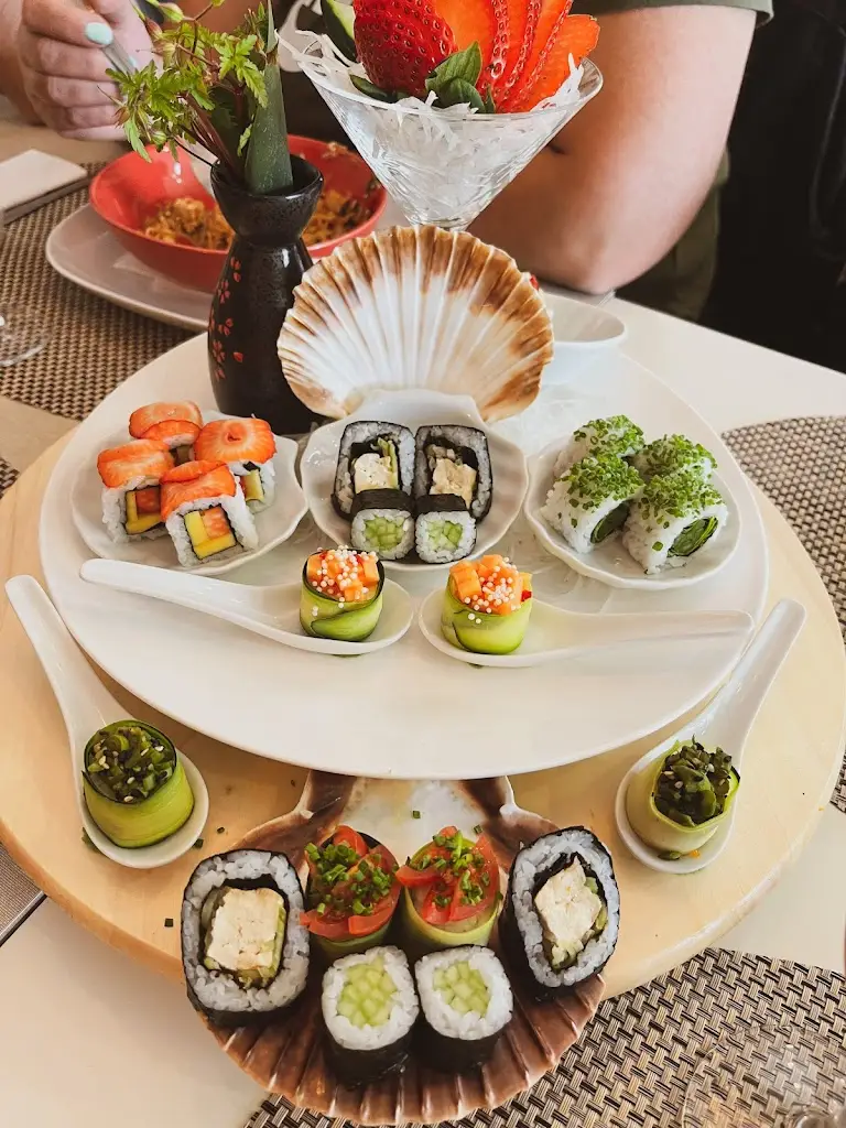 A. B._Emoji Sushi Bar_Rio Tinto_review