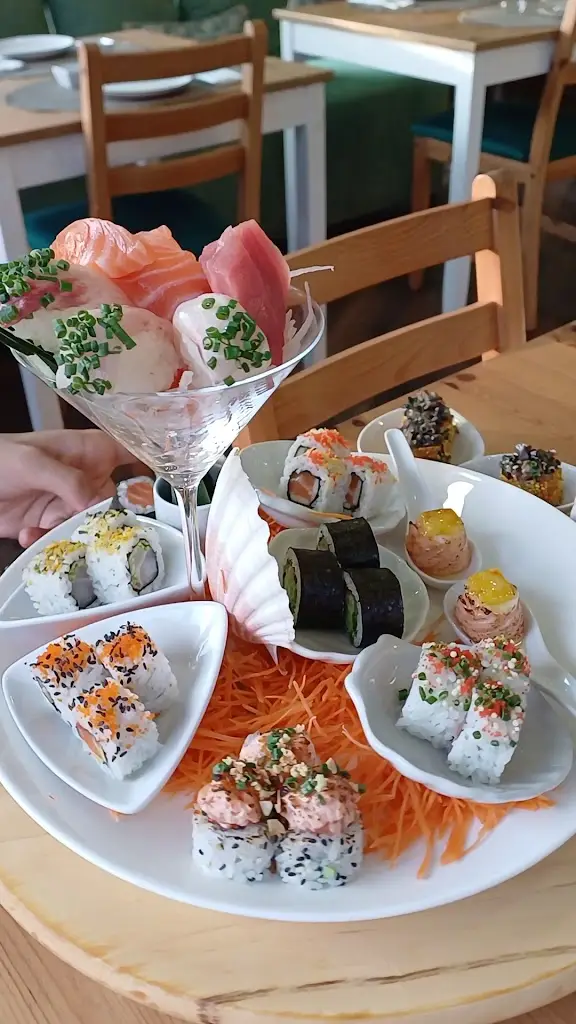 Emoji Sushi Bar_Rio Tinto_slider_image_2