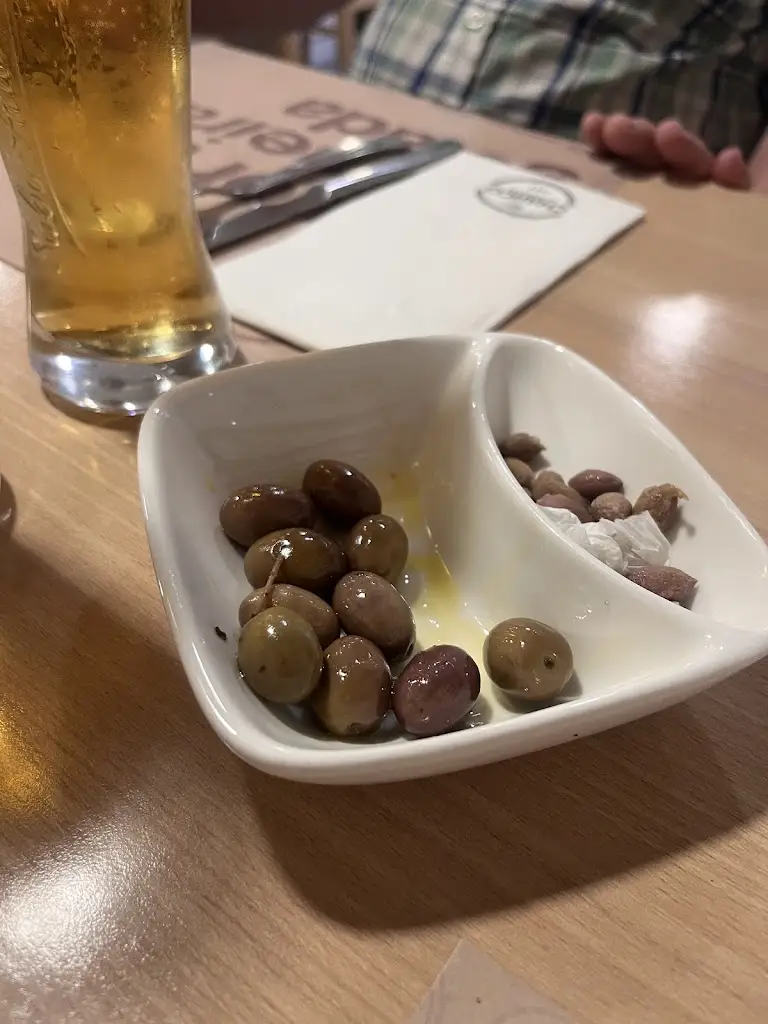 Antonieta Ponce de Leão_Charco_Rio Tinto_review