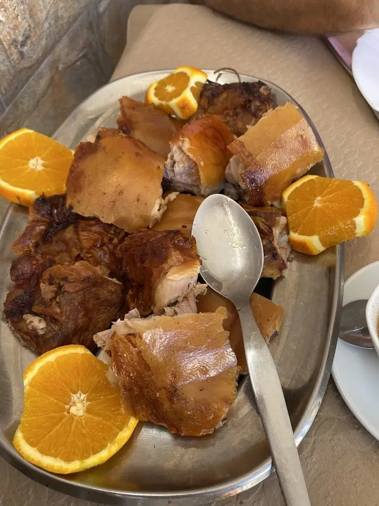 Carmen Tejeiro_Churrasqueira D'Aldeia - O Retiro dos Leitões_Pampilhosa do Botão_recensione