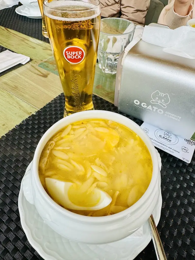 Lennon G_O Gato Comeu-te a Língua_Vila Nova de Gaia_review