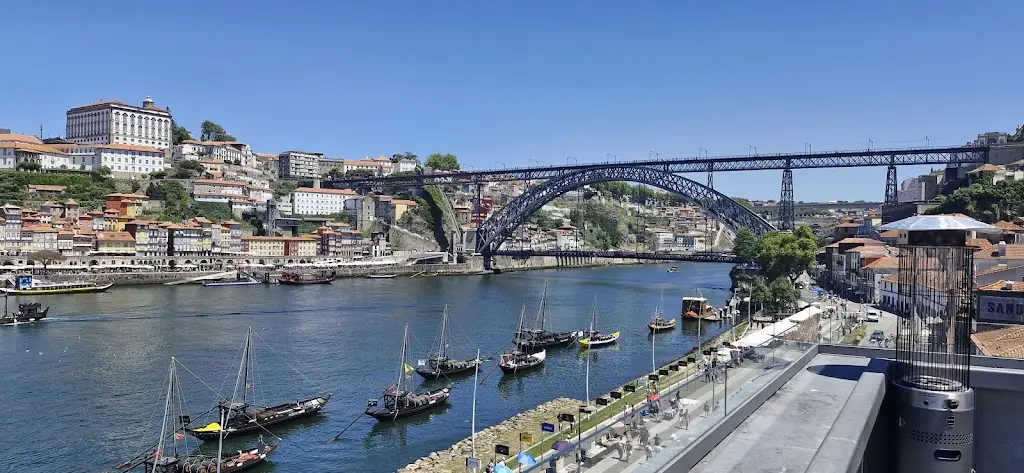 Aleksandra S_Espaço Porto Cruz_Vila Nova de Gaia_reseña