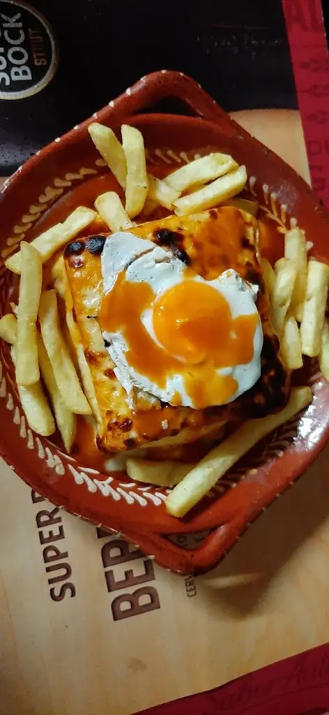 Carolina_Pão Quente Jovem - Snacks_Vilarinho_review