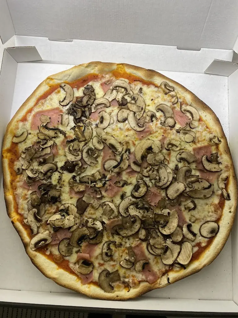 Zé Carlos_PIZZAMANIA_Vila Nova da Telha_review