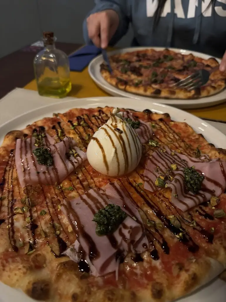 Raissa Curty_La Stella_Rebordosa_review