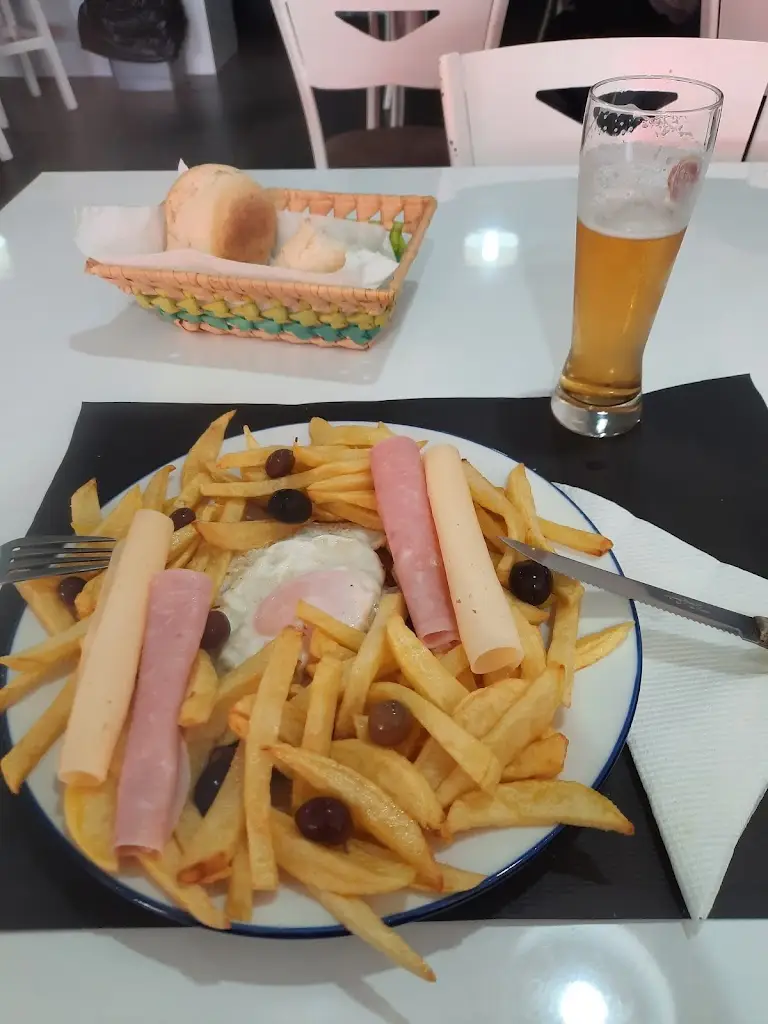 Bruno Borges_Oliveira's cafe - Snaks e francesinhas a moda do Porto_Rebordosa_avis