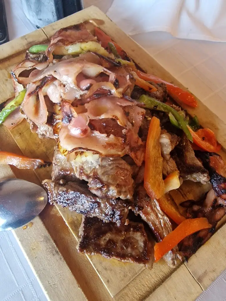 Ana Castro_Restaurante Três Pinheiros_Rebordosa_reseña