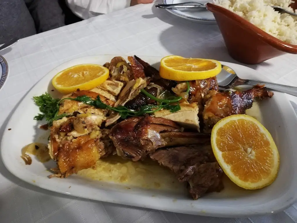 Restaurante Três Pinheiros_Rebordosa_slider_image_3