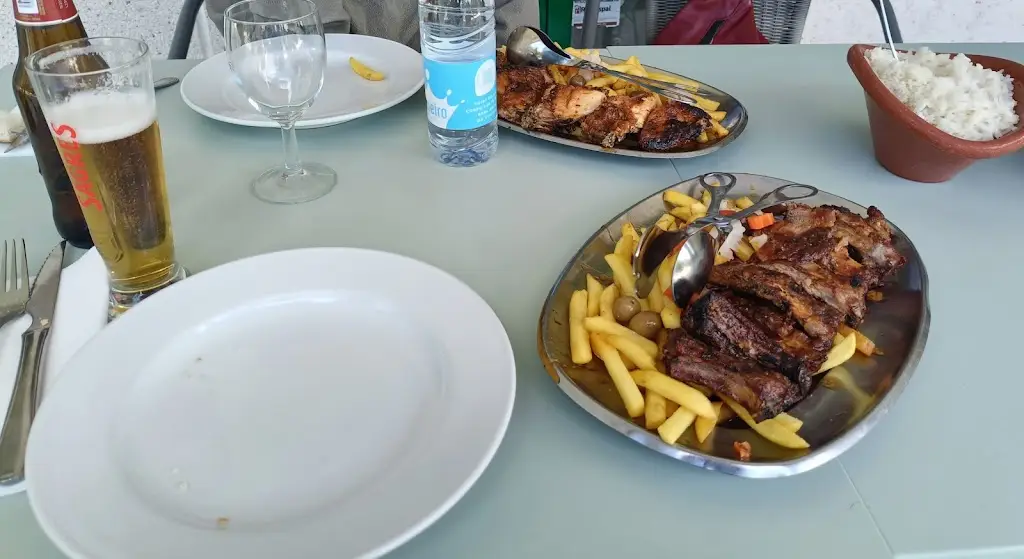 Cesar Llopis_Restaurante / Churrascaria Braseiro Borges_Vila Meã_recensione